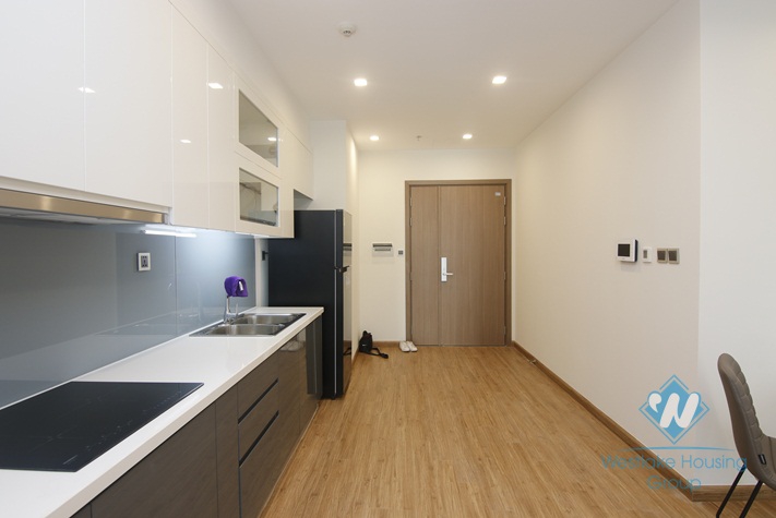 Single high floor apartment for rent in Vinhome Metropolis, Ba Dinh district, Ha Noi